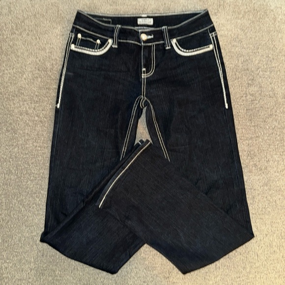 Daytrip Jeans - Picture 1 of 8